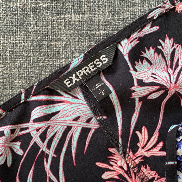 Express Asymmetrical Hem Blouse - Picture 7 of 7